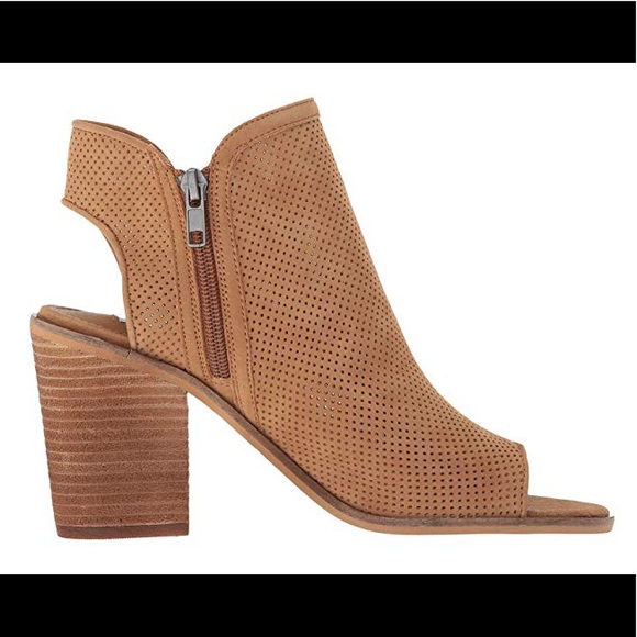 STEVE MADDEN MAXINE PERFORATED CHUNKY HEEL BOOTIE - Picture 2 of 5